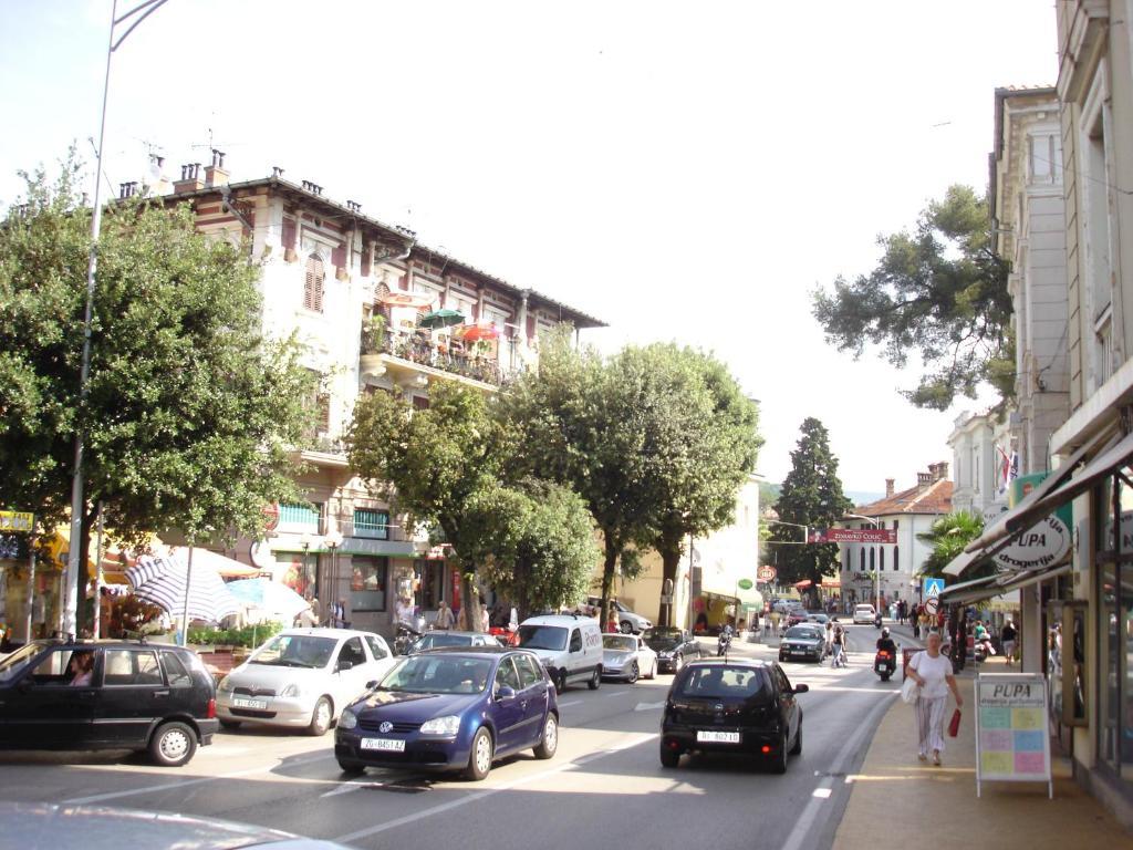 Green Market Apartment Opatija Exterior foto